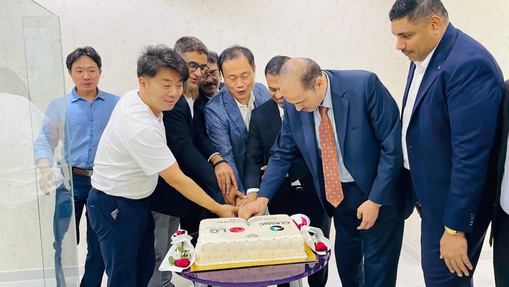 LG Partners with Classic